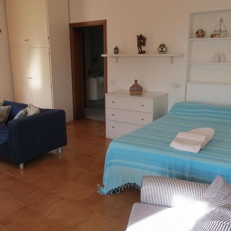 Bellavista Beachfront Apartments Quercianella Bagian luar foto