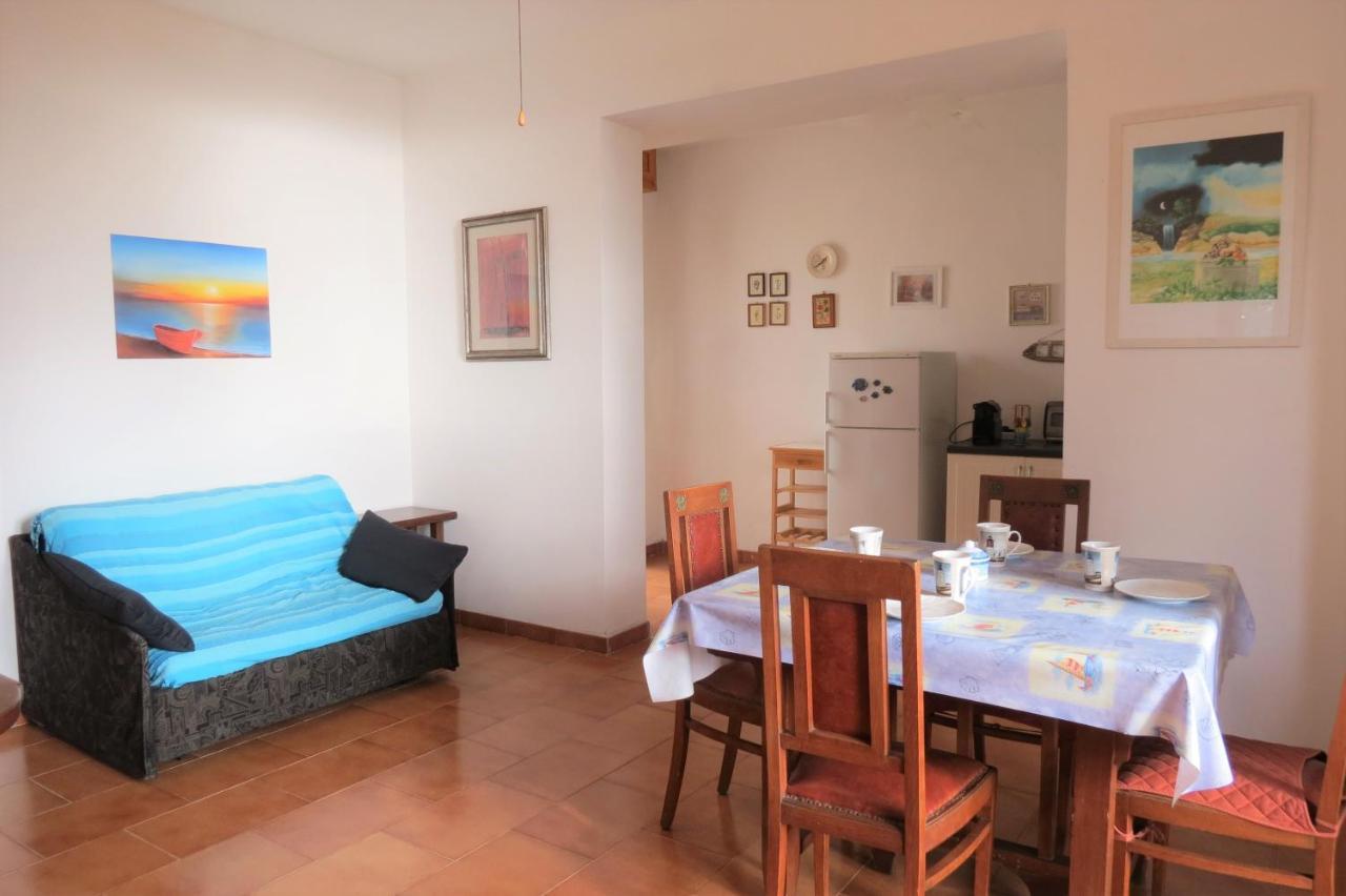 Bellavista Beachfront Apartments Quercianella Bagian luar foto