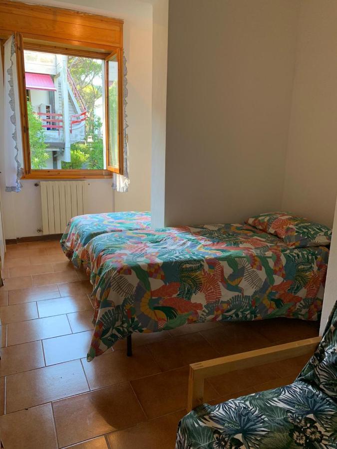 Bellavista Beachfront Apartments Quercianella Bagian luar foto