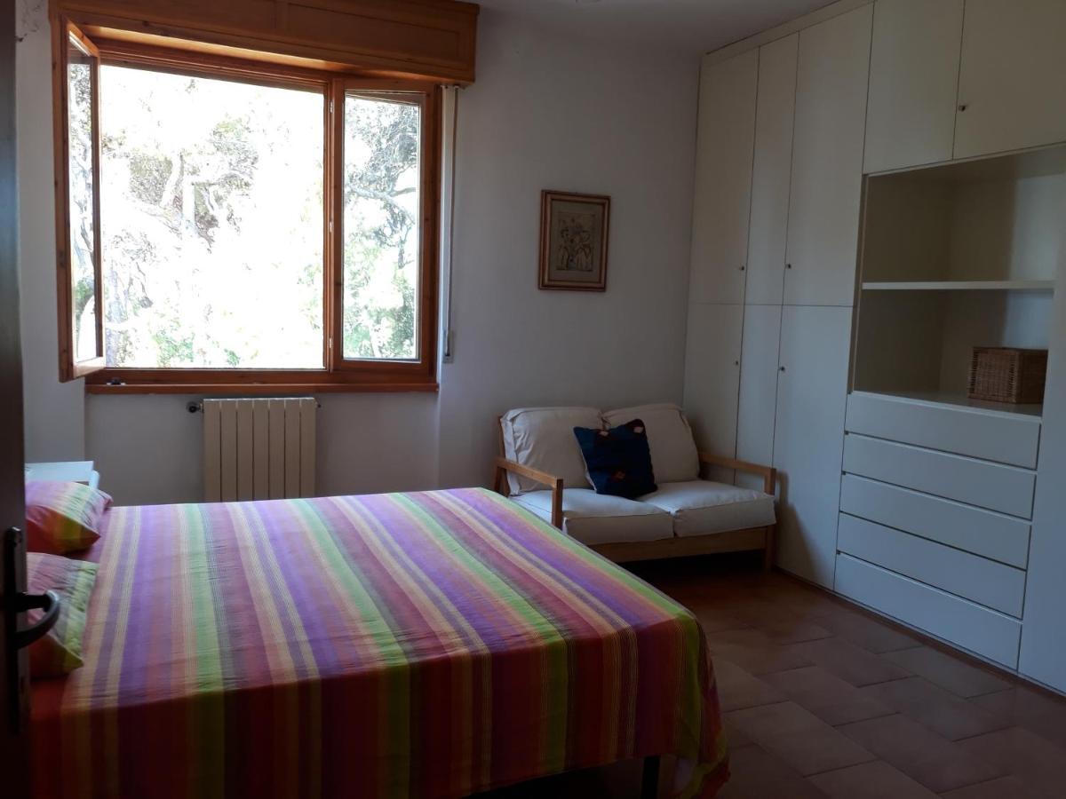 Bellavista Beachfront Apartments Quercianella Bagian luar foto
